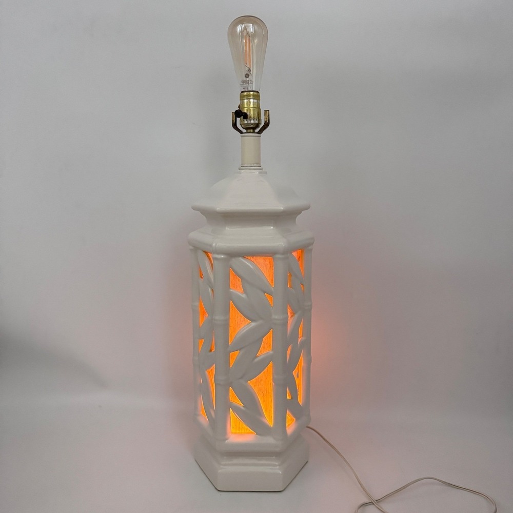 Vintage White Chinoiserie Pagoda Table Lamp Faux Bamboo Hollywood Regency